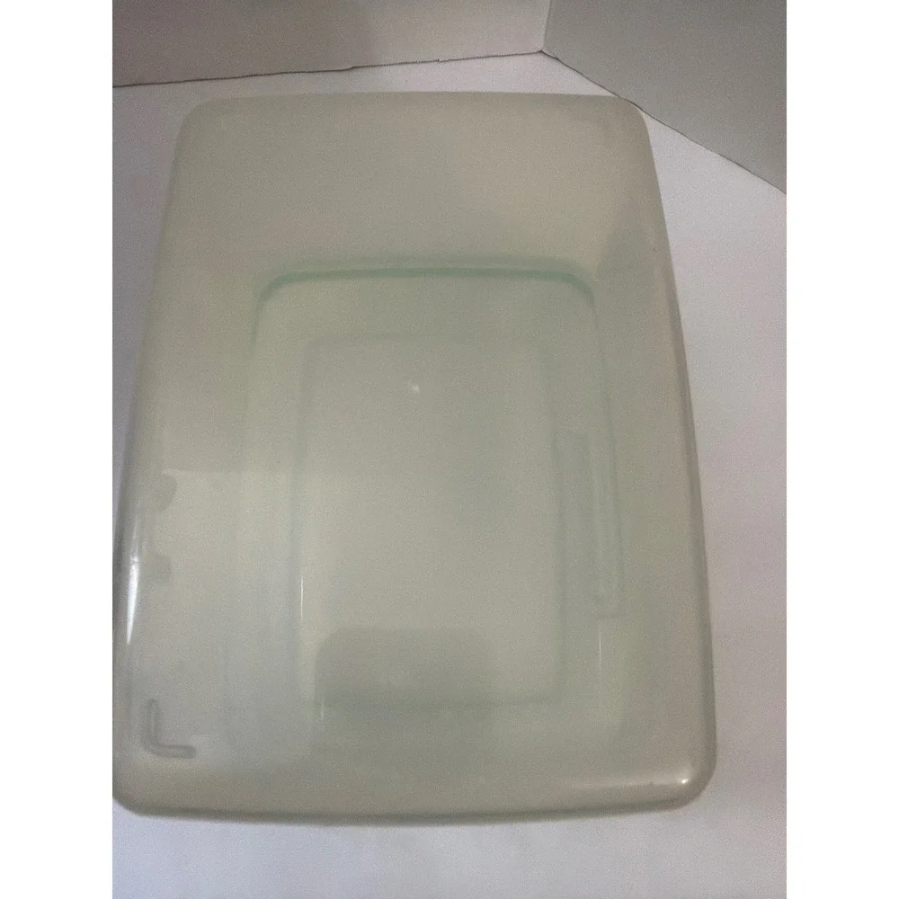 Rubbermaid FreshWorks Produce Saver Large 17.3 Cup Container Green White Lid 4.0